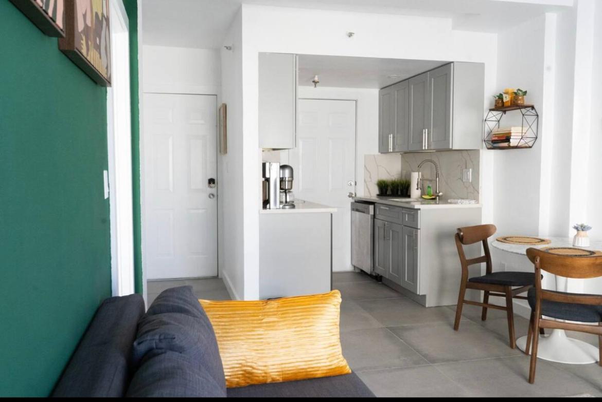 Newely Remodeled Apartment Only 1 Min To The Beach! Miami Beach Extérieur photo